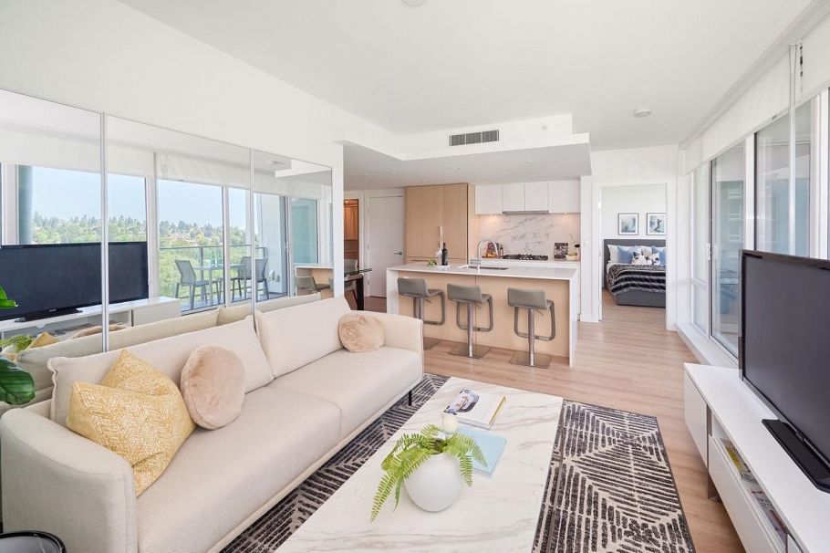 1701 1500 Fern Street North Vancouver, BC - 2