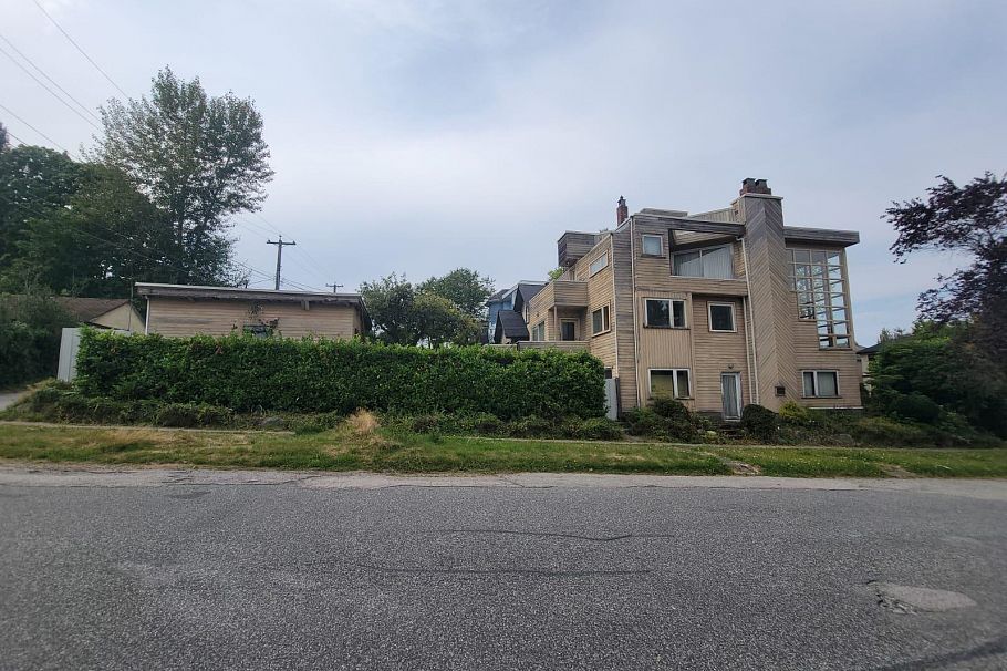 3804 W 14th Avenue Vancouver, BC - 3