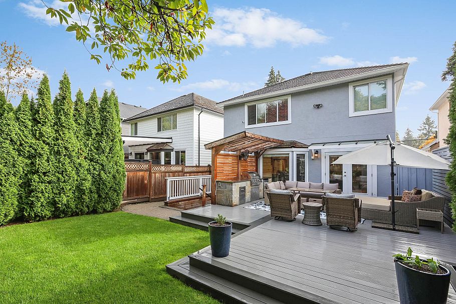 1076 Clements Avenue North Vancouver, BC - 30