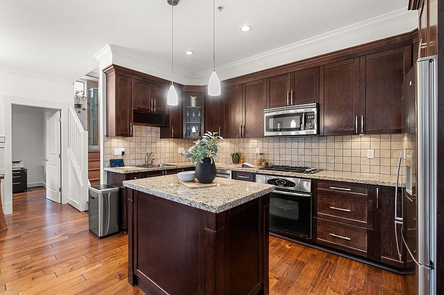 1881 W 13th Avenue Vancouver, BC - 11