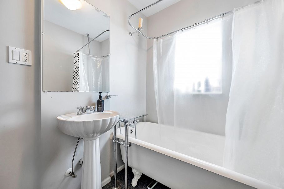 4605 Fraser Street Vancouver, BC - 10