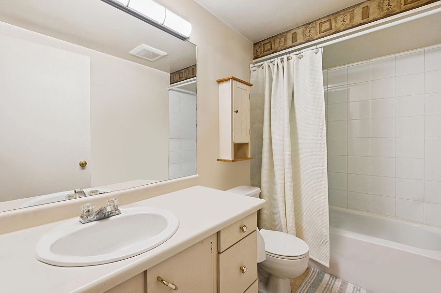 829 Westview Crescent North Vancouver, BC - 3