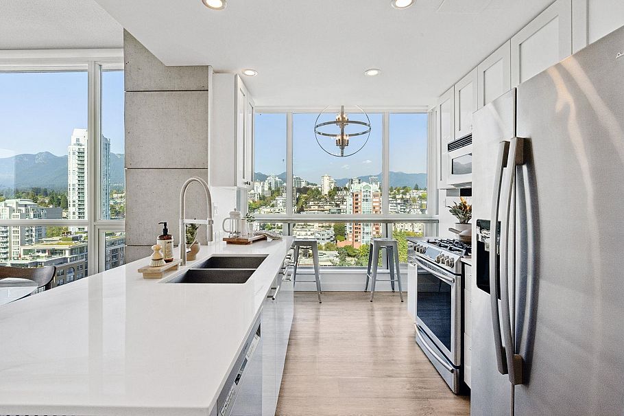 1907 138 E Esplanade Esplanade North Vancouver, BC - 17