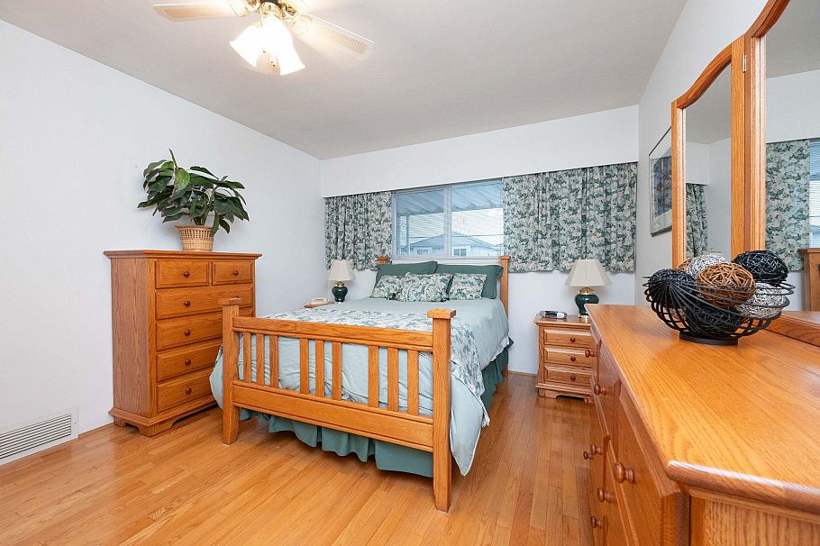 3099 E 18th Avenue Vancouver, BC - 9