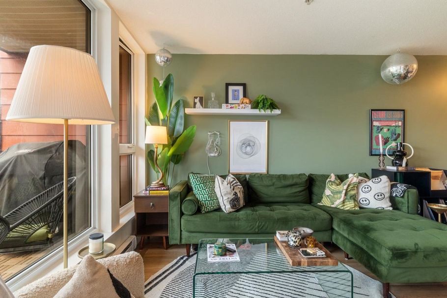 313 2636 E Hastings Street Vancouver, BC - 2