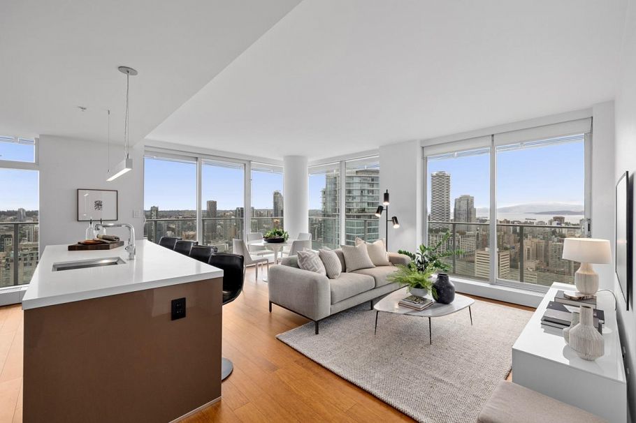 4202 777 Richards Street Vancouver, BC - 1