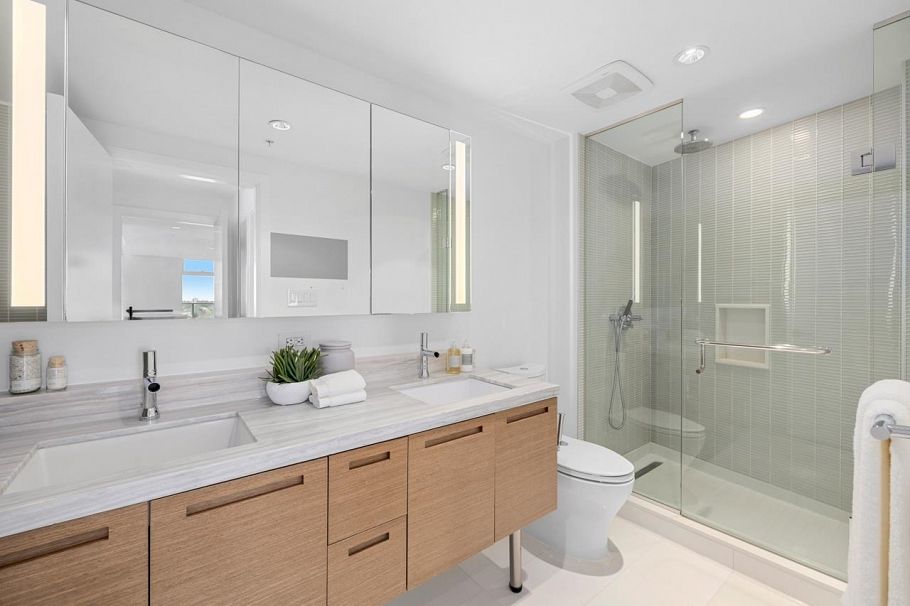 4202 777 Richards Street Vancouver, BC - 17