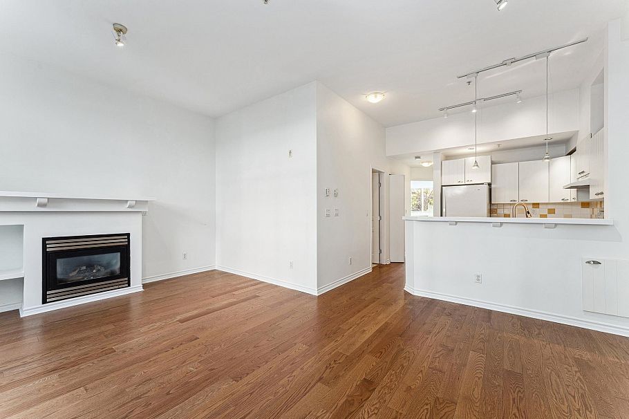 1 995 Lynn Valley Road North Vancouver, BC - 5