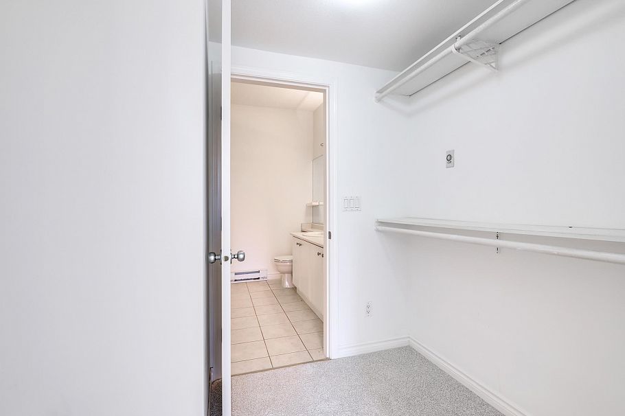 1 995 Lynn Valley Road North Vancouver, BC - 20