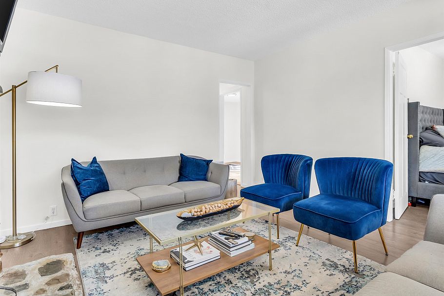 16 N Kaslo Street Vancouver, BC - 3