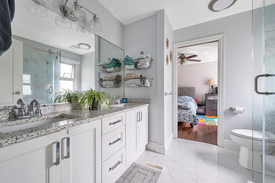 6271 Arlington Street Vancouver, BC - 26