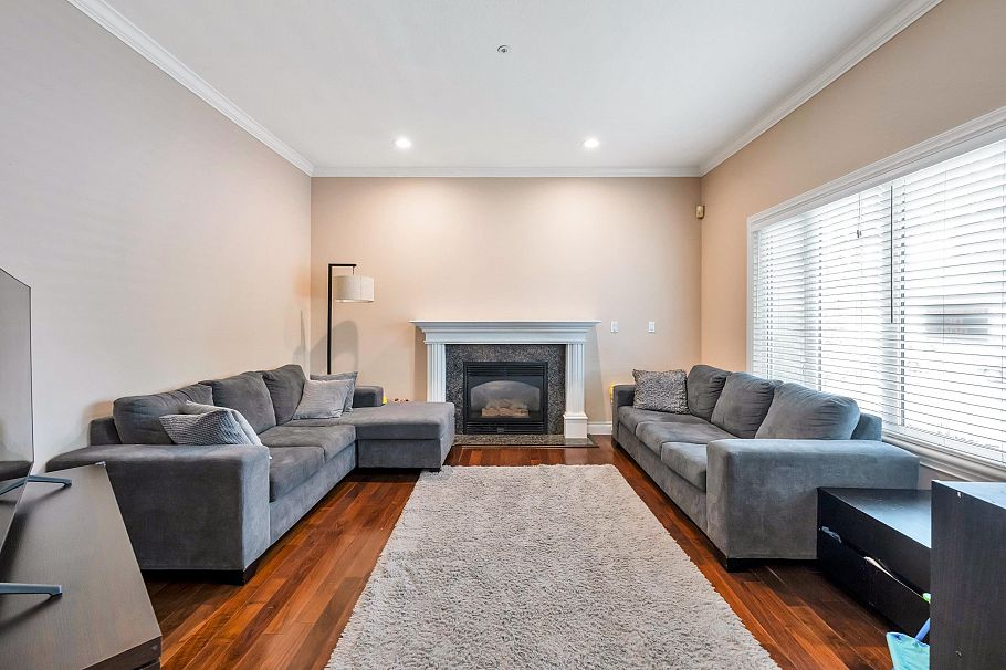 6271 Arlington Street Vancouver, BC - 4