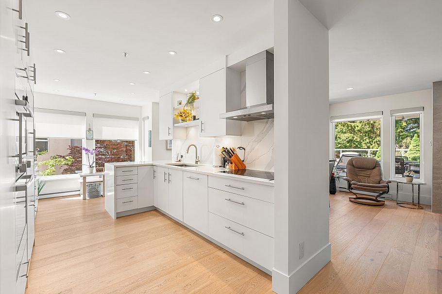 4 2425 Edgemont Boulevard North Vancouver, BC - 10