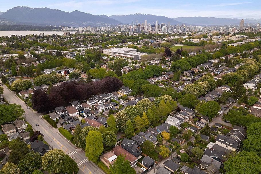 2 2764 W 14th Avenue Vancouver, BC - 37