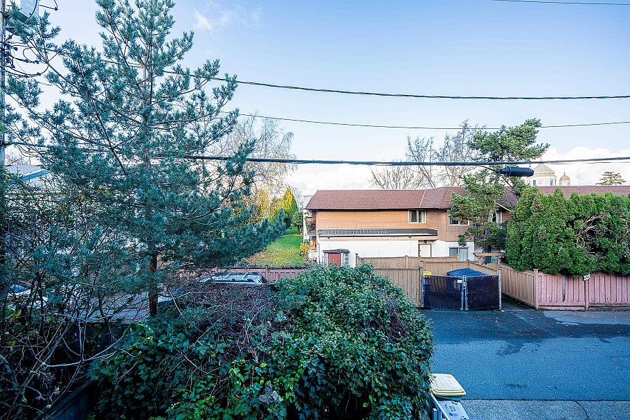 208 633 W 16th Avenue Vancouver, BC - 29