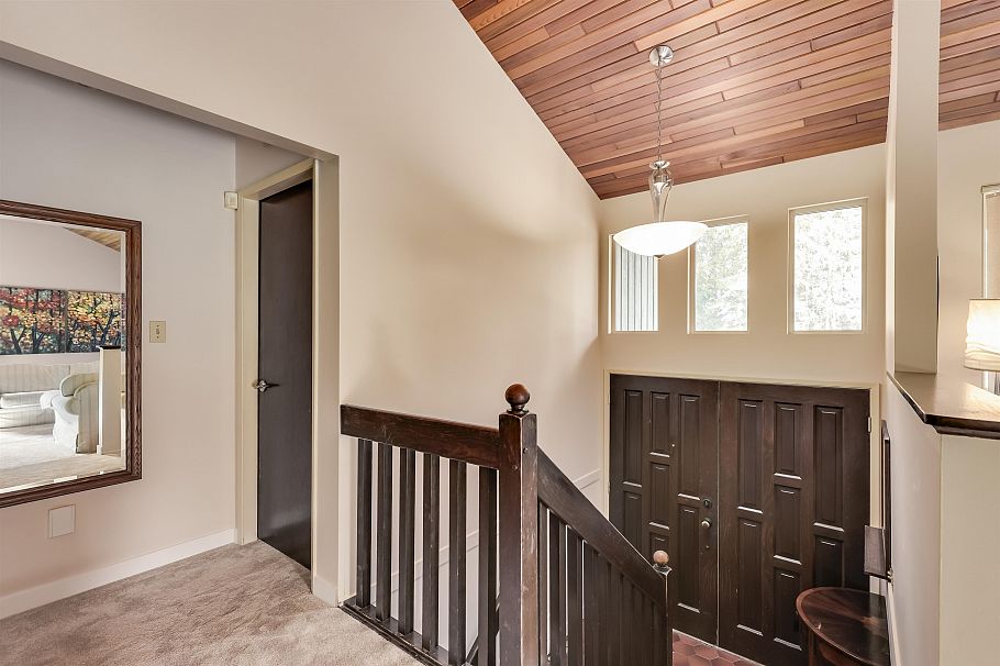 2419 Weymouth Place North Vancouver, BC - 20