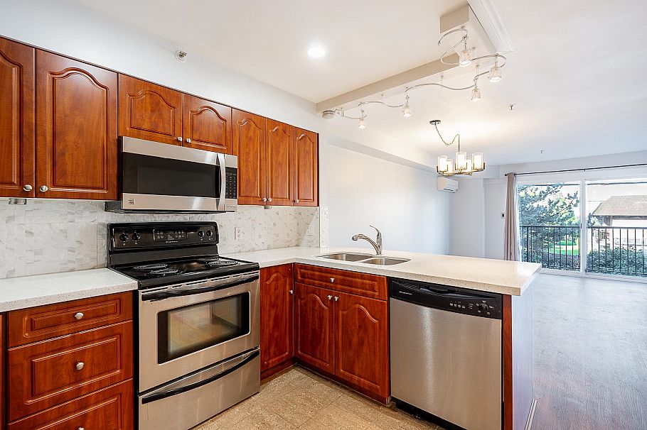 208 633 W 16th Avenue Vancouver, BC - 15