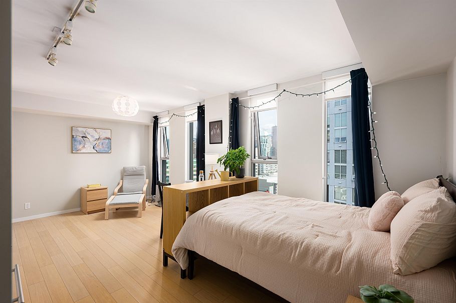 2101 999 Seymour Street Vancouver, BC - 5