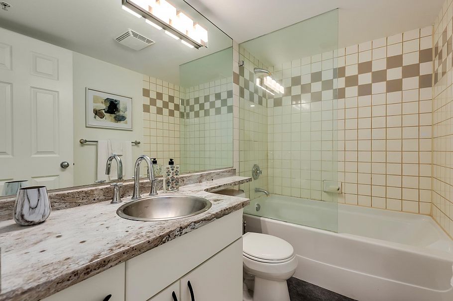 TH6 63 Keefer Place Vancouver, BC - 27