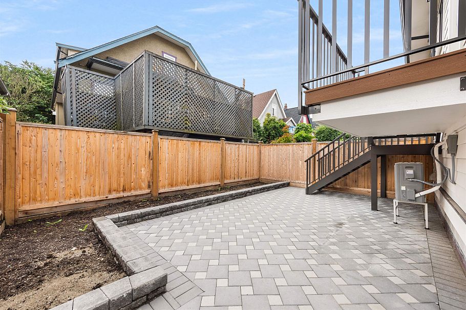 2052 Ferndale Street Vancouver, BC - 38