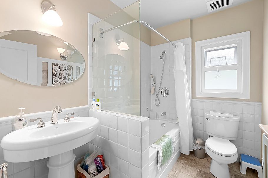 3247 W 30th Avenue Vancouver, BC - 13