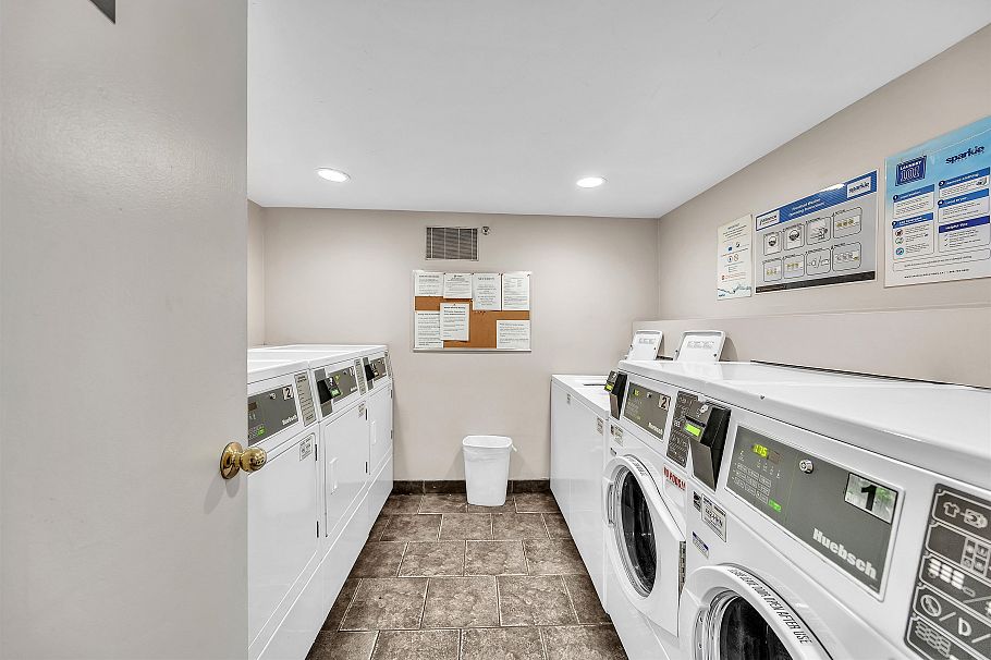 209 1655 Nelson Street Vancouver, BC - 22