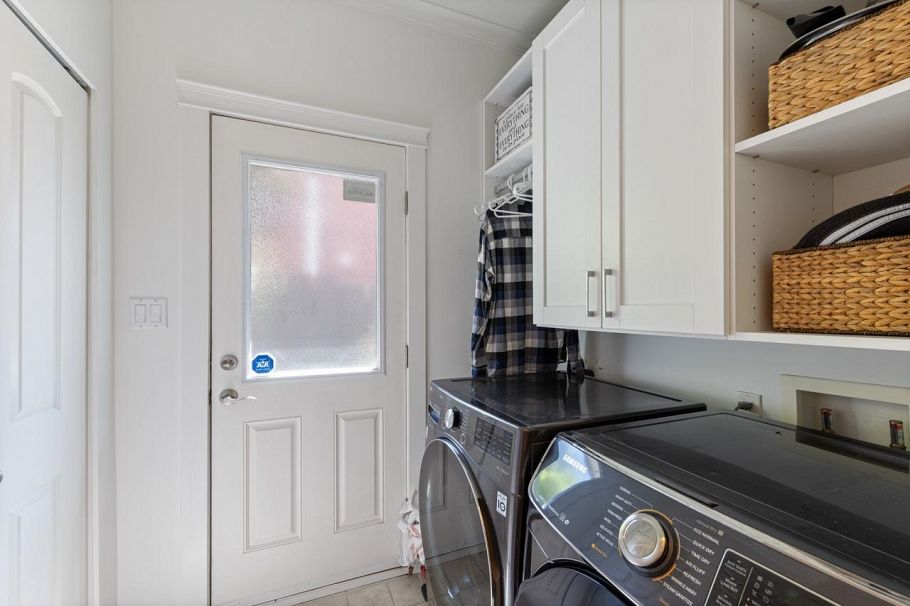 744 E 15th Street North Vancouver, BC - 25