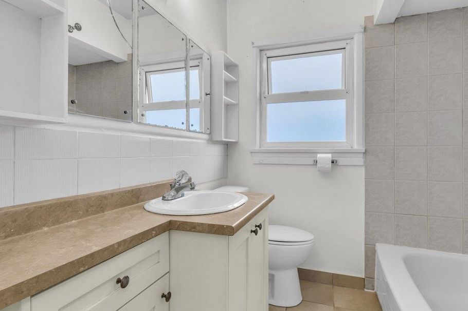 420 E 46th Avenue Vancouver, BC - 24