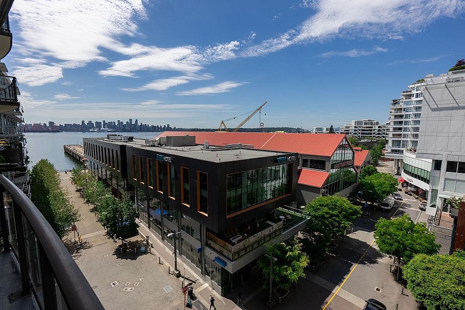 707 162 Victory Ship Way North Vancouver, BC - 18