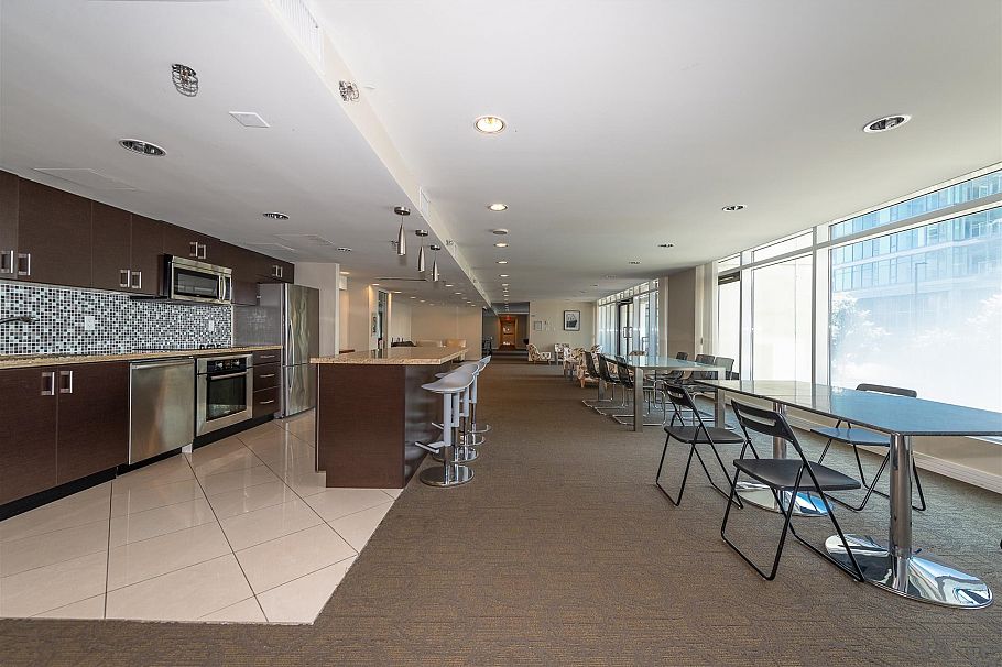 707 162 Victory Ship Way North Vancouver, BC - 32