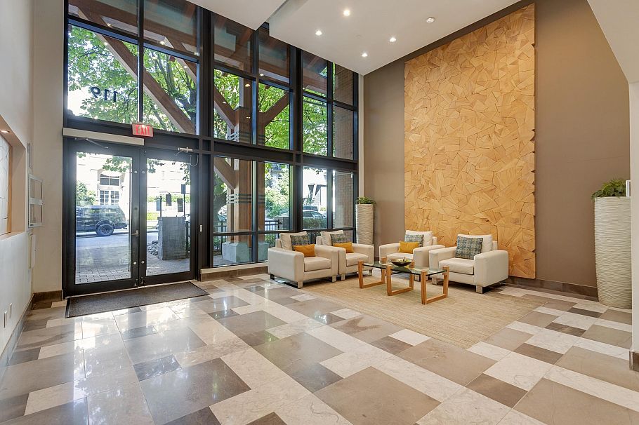 526 119 W 22nd Street North Vancouver, BC - 36