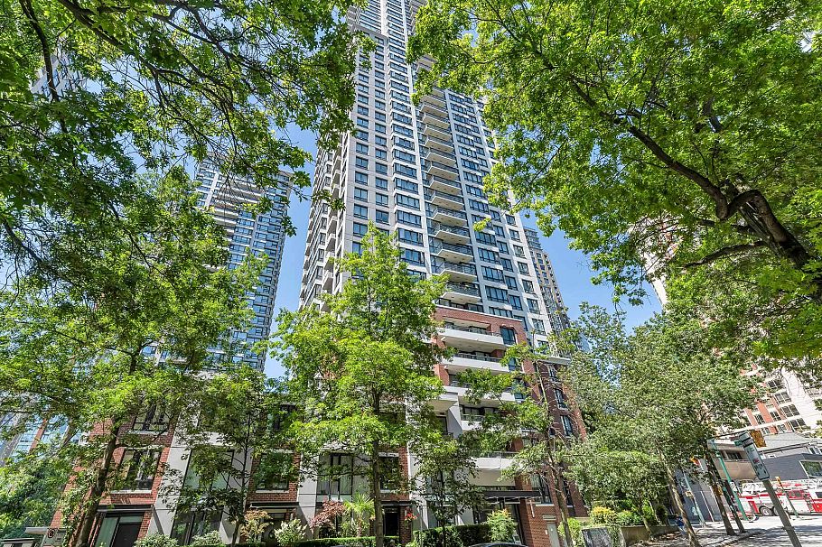 2003 909 Mainland Street Vancouver, BC - 1