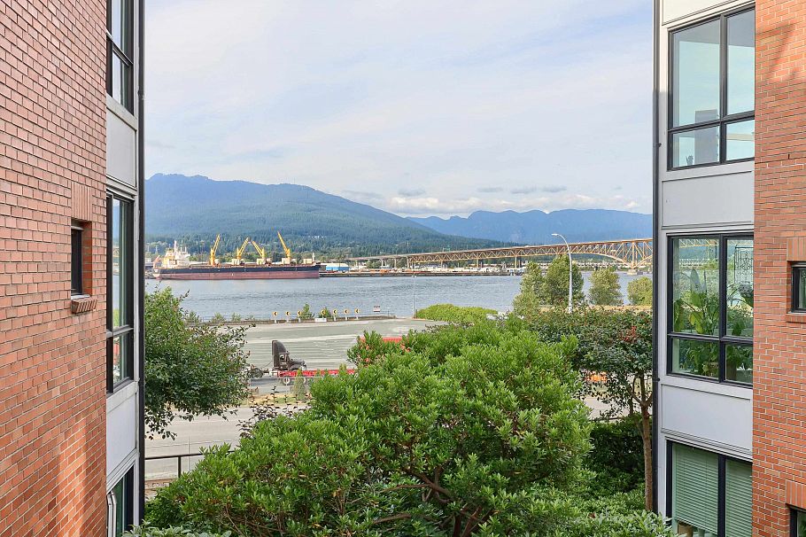 2915 Wall Street Vancouver, BC - 4