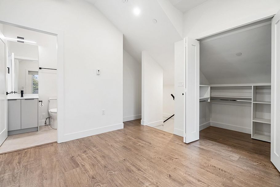 2140 E 20th Avenue Vancouver, BC - 16