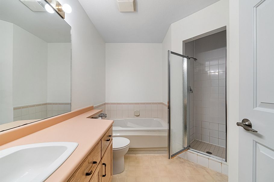 303 123 E 6th Street North Vancouver, BC - 22