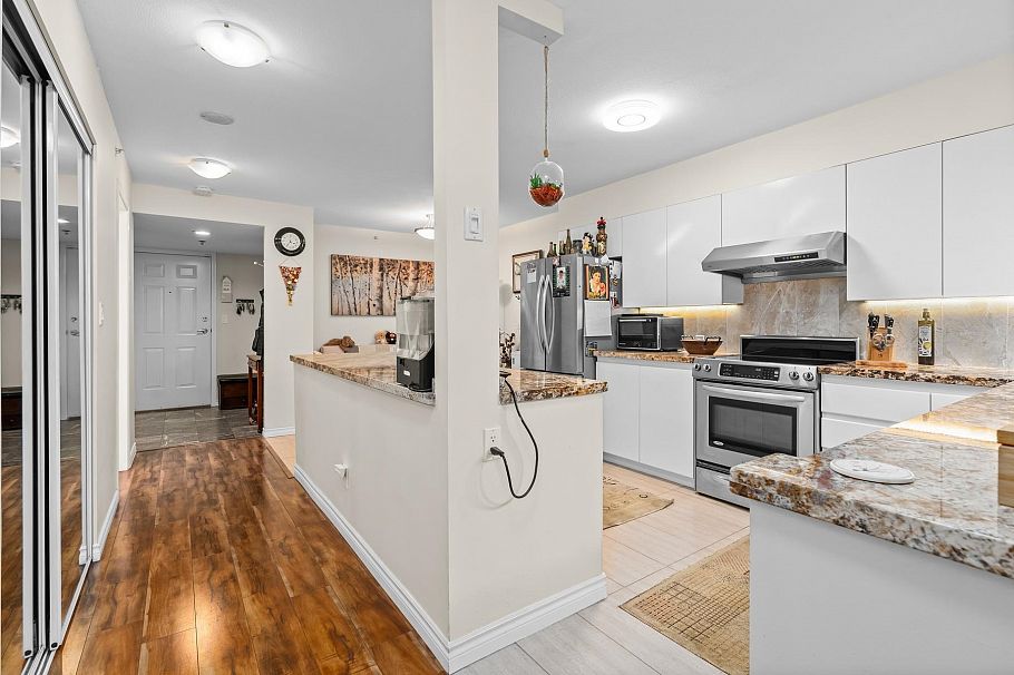 303 1488 Hornby Street Vancouver, BC - 6