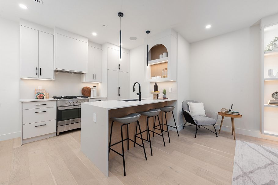 1 65 E King Edward Avenue Vancouver, BC - 7