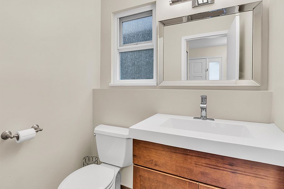 3970 Phyllis Road North Vancouver, BC - 16