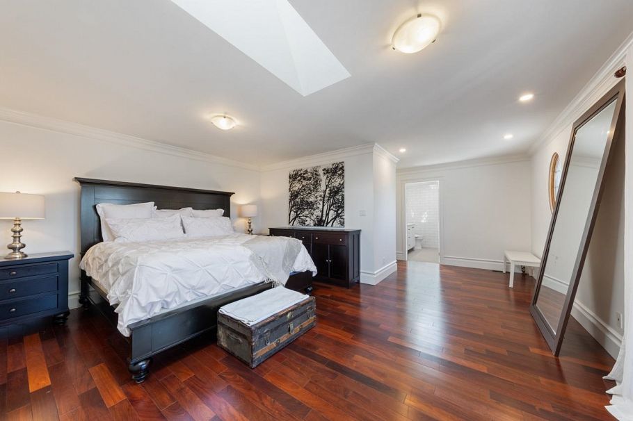 744 E 15th Street North Vancouver, BC - 16