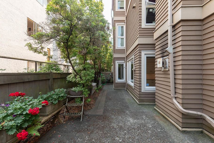 104 3218 Ontario Street Vancouver, BC - 5