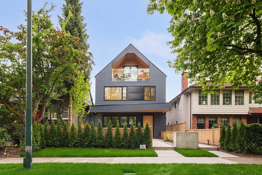 1 2764 W 14th Avenue Vancouver, BC - 1