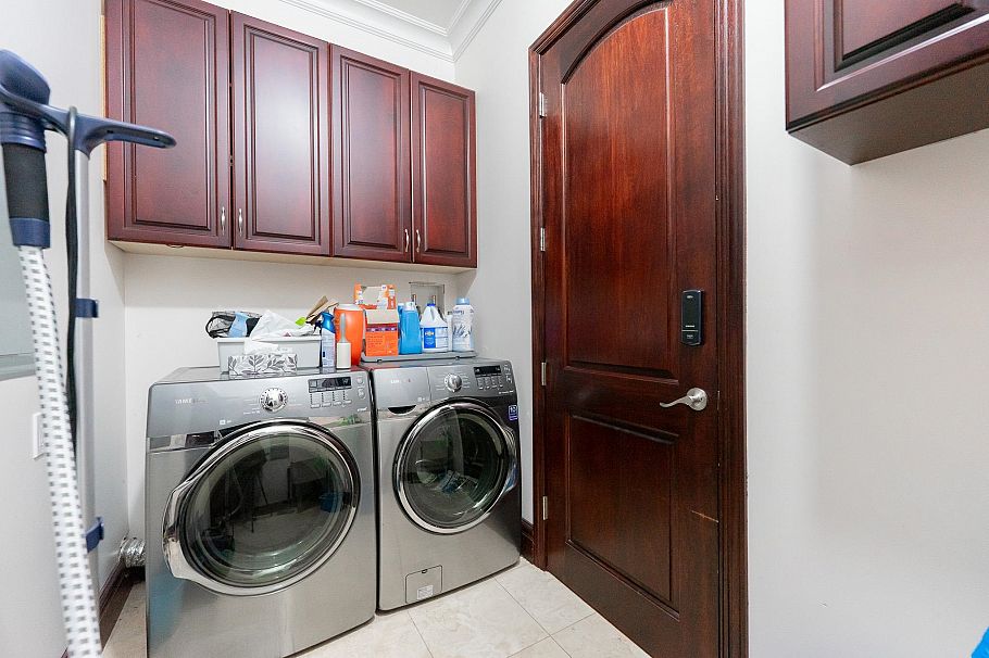 2502 W 36th Avenue Vancouver, BC - 34