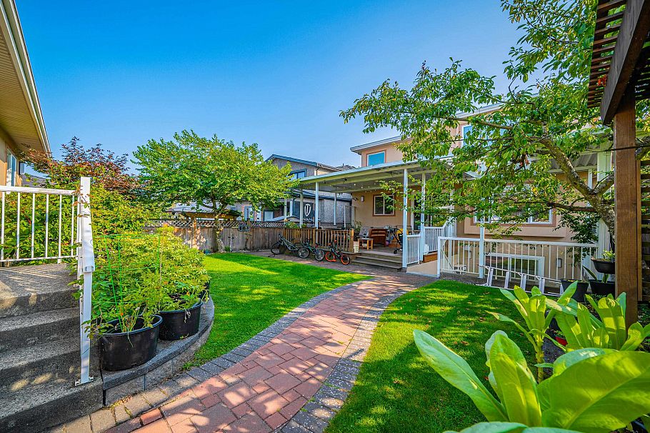 763 W 64th Avenue Vancouver, BC - 14