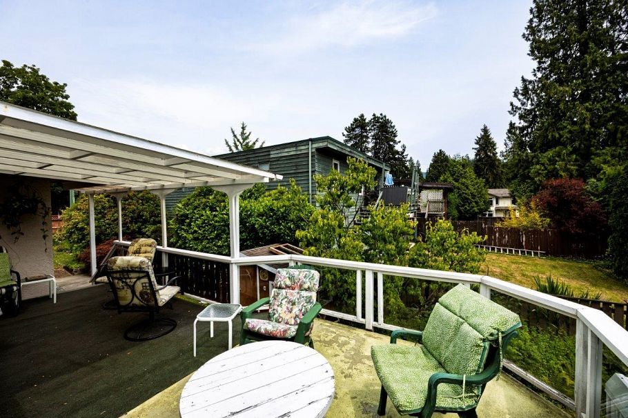 3588 Allan Road North Vancouver, BC - 40