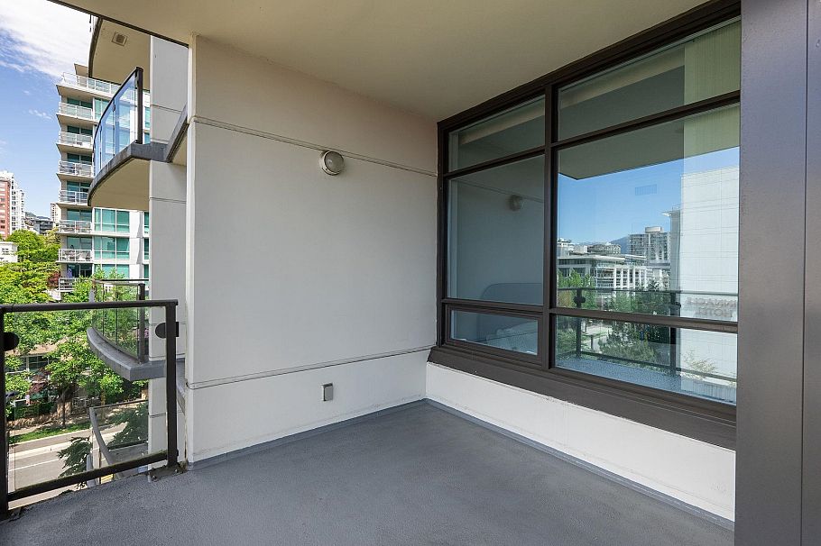 707 162 Victory Ship Way North Vancouver, BC - 16