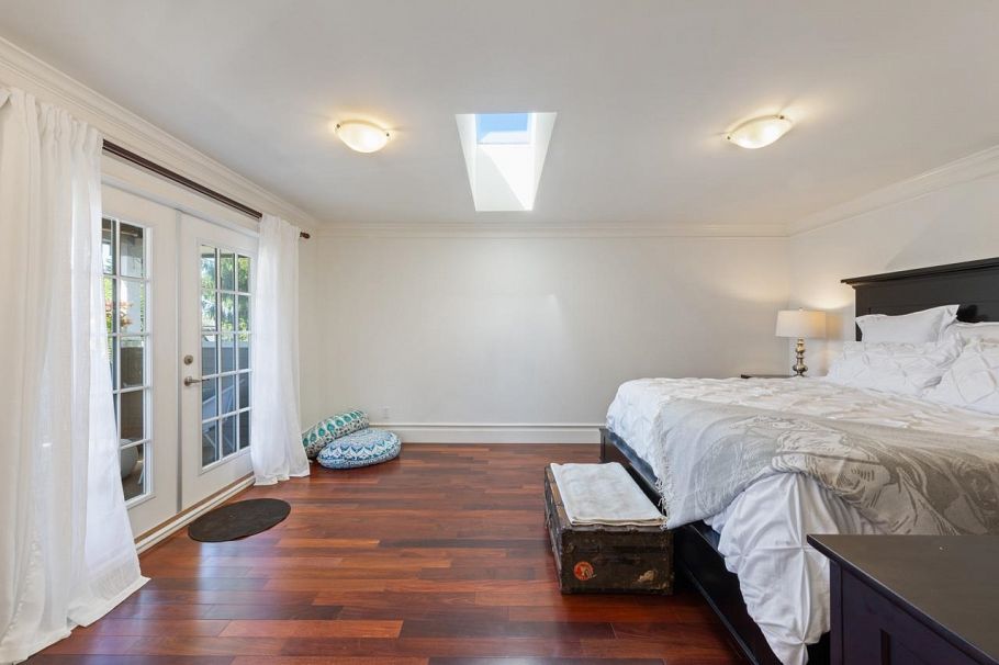 744 E 15th Street North Vancouver, BC - 17