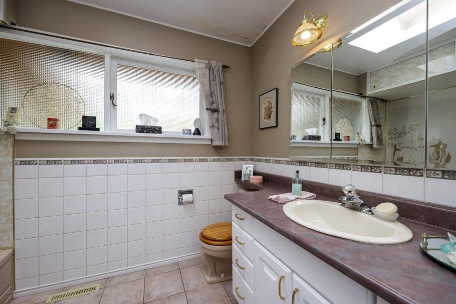 3588 Allan Road North Vancouver, BC - 33