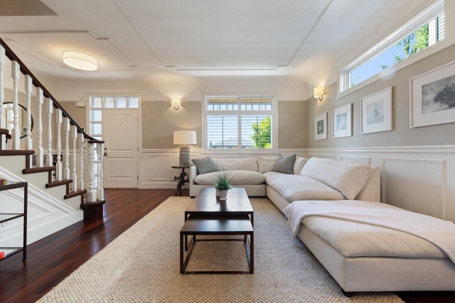 744 E 15th Street North Vancouver, BC - 4