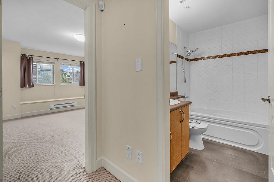 8 3139 Smith Avenue Burnaby, BC - 35