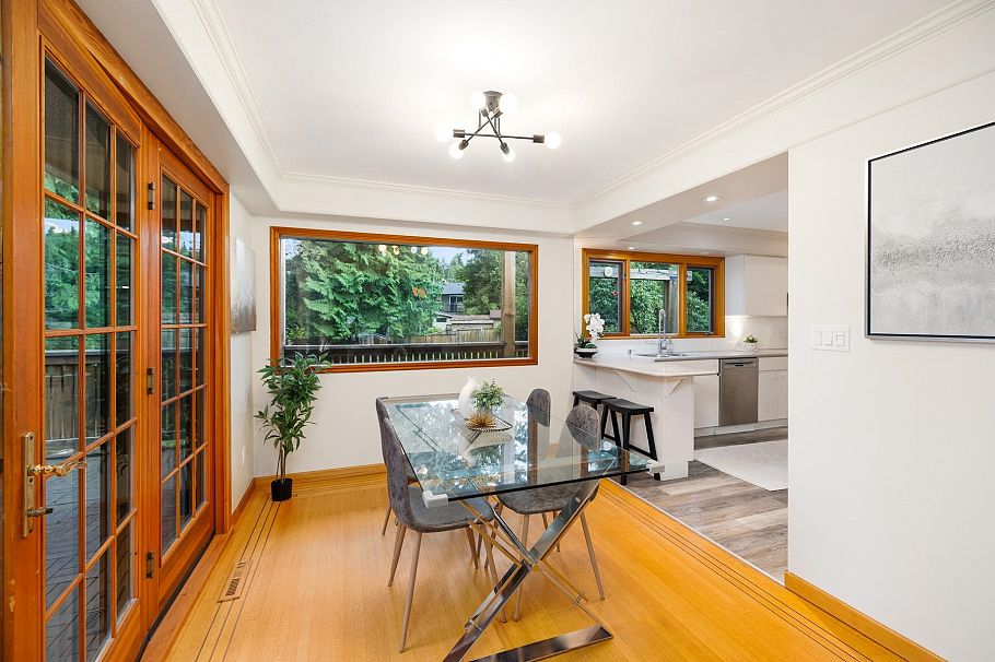 1561 Merlynn Crescent North Vancouver, BC - 8